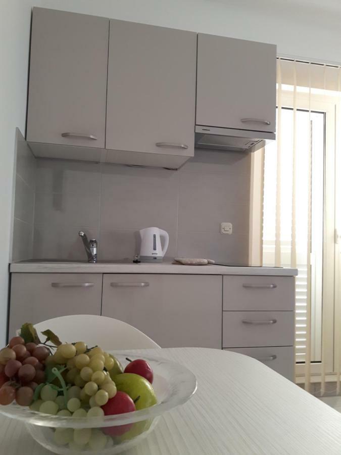 Apartments Nika Trogir Exterior foto