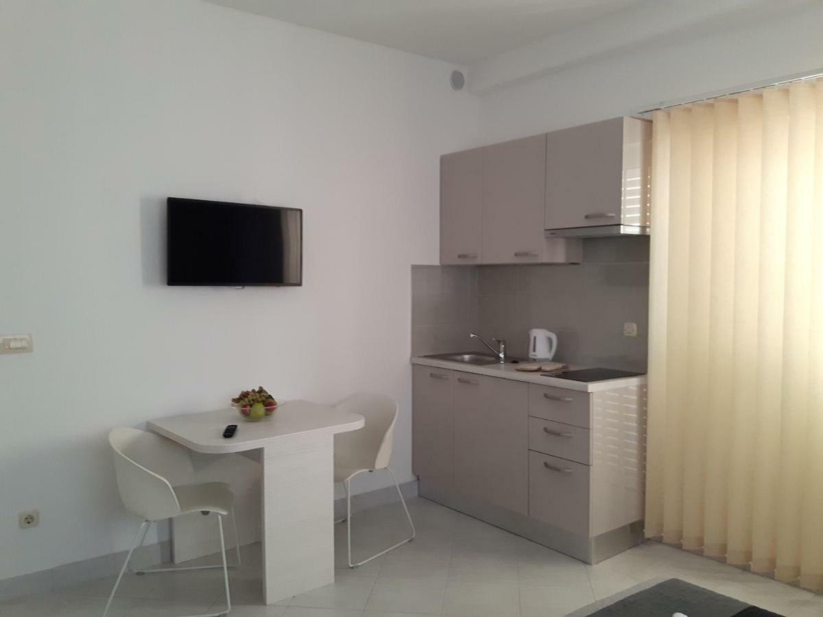 Apartments Nika Trogir Exterior foto